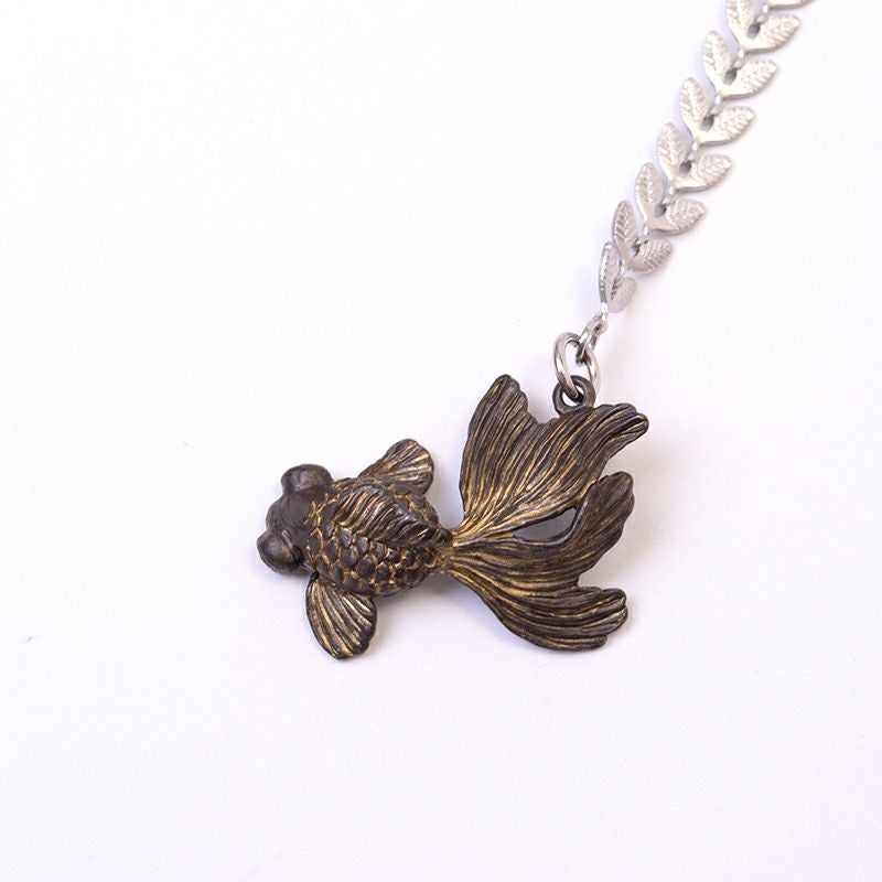 数-SUU-】 根付 /出目金の根付(ガンメタ)｜着物屋くるり 公式通販