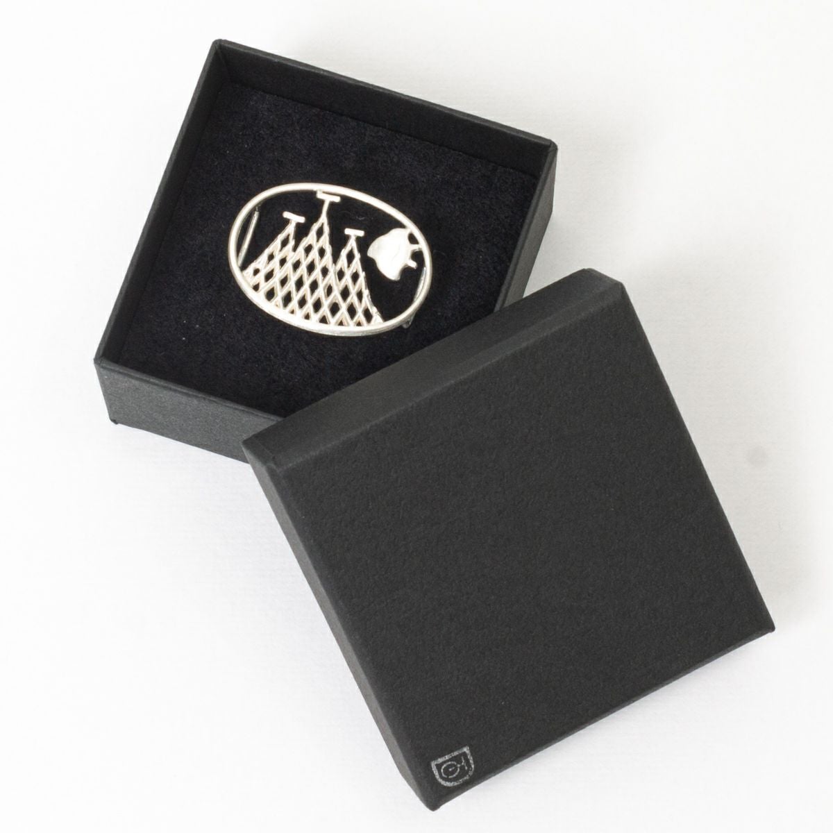 ７歳　ピンパネルブラック着物とレース帯 T.O.D】KI.RI.E+ 帯留 網千と千鳥｜着物屋くるり 公式通販サイト