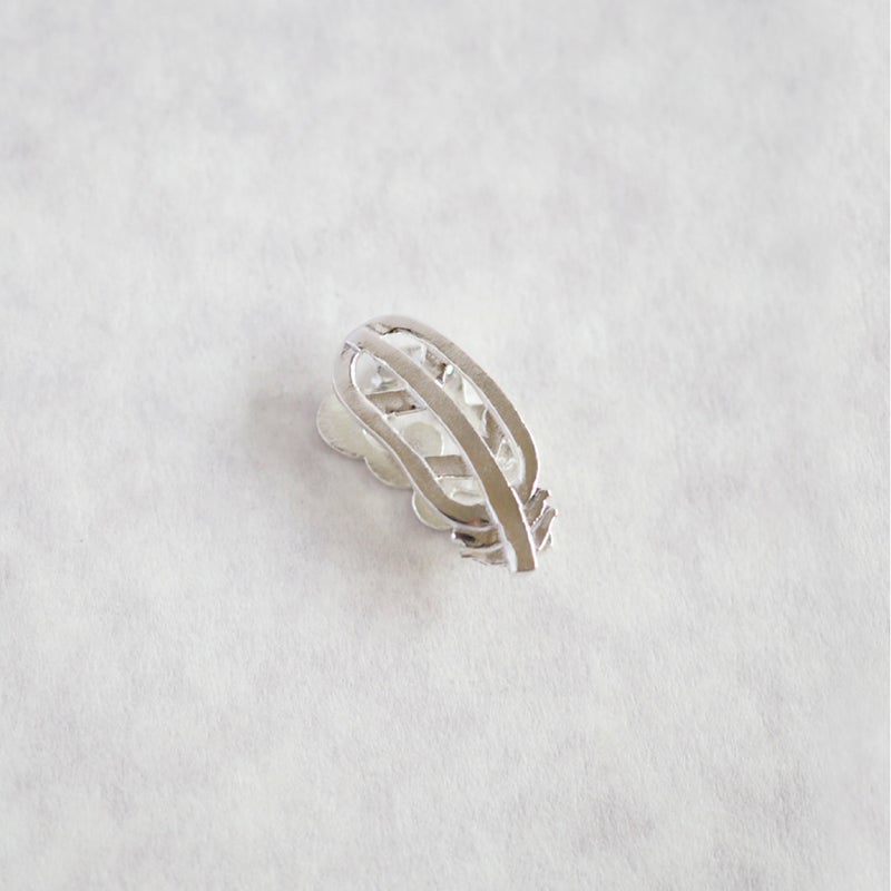 【豆留 by nagai yoko】２度楽しめるリバーシブルデザイン 鷹の羽根/雲 メッキ無し